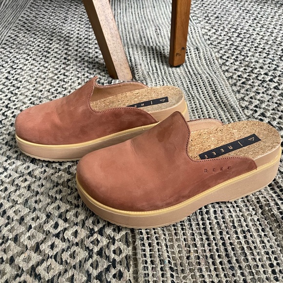 Reef Tan Mules - Picture 2 of 7